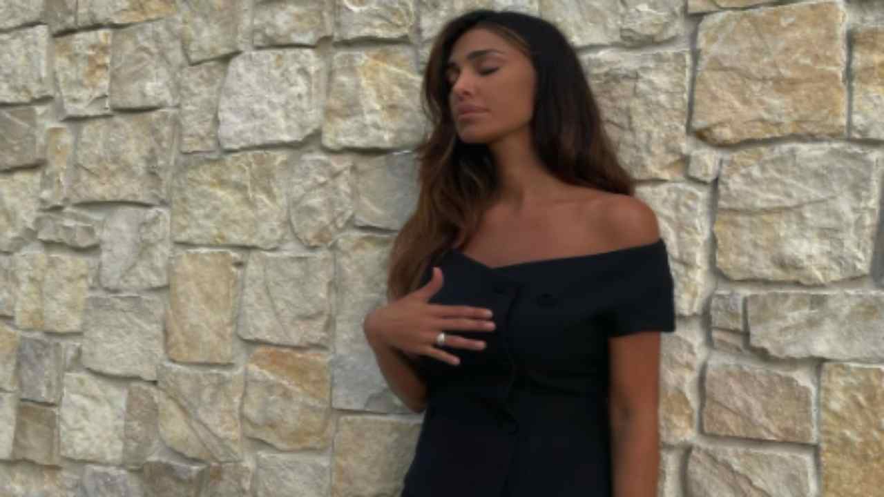 Belen Rodriguez La Corsa In Ospedale In Ambulanza Con Le Flebo Il Racconto Chesuccede 0062